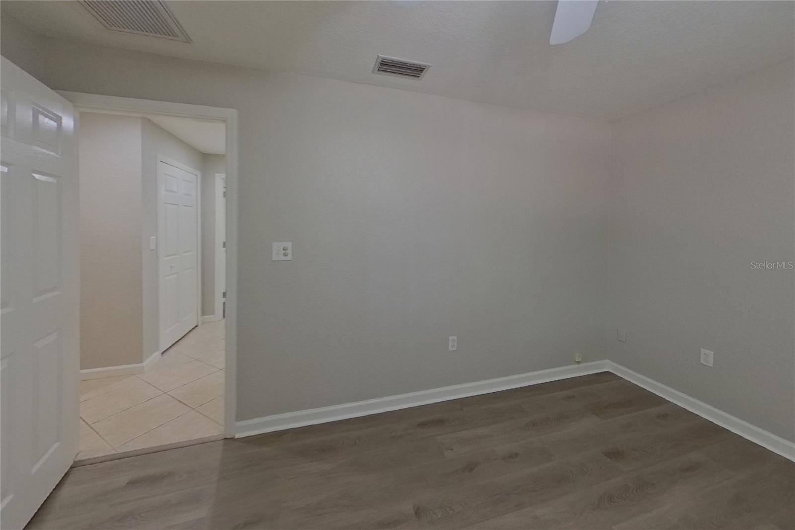 O6444780 Property Photo 15