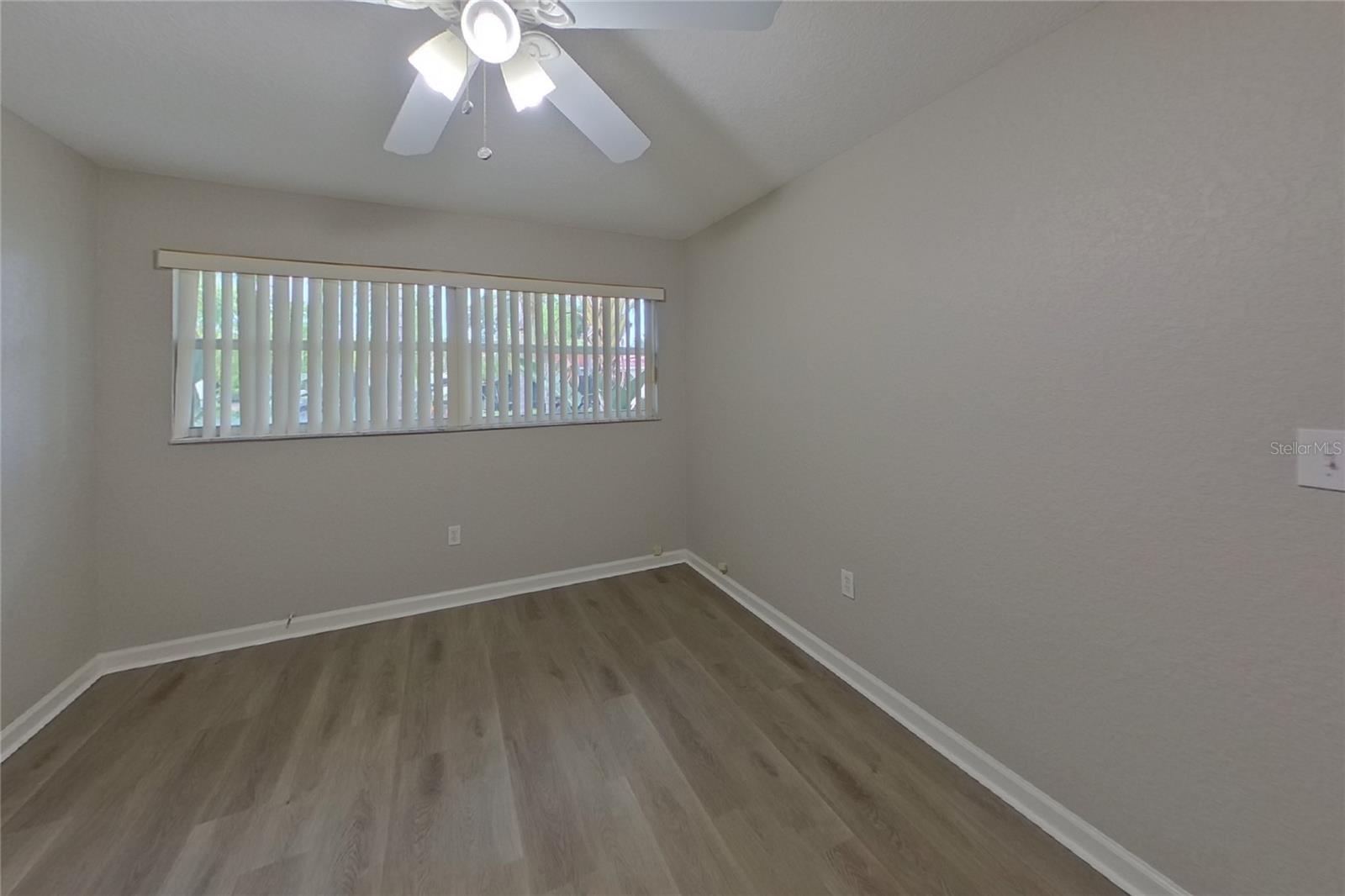O6444780 Property Photo 16
