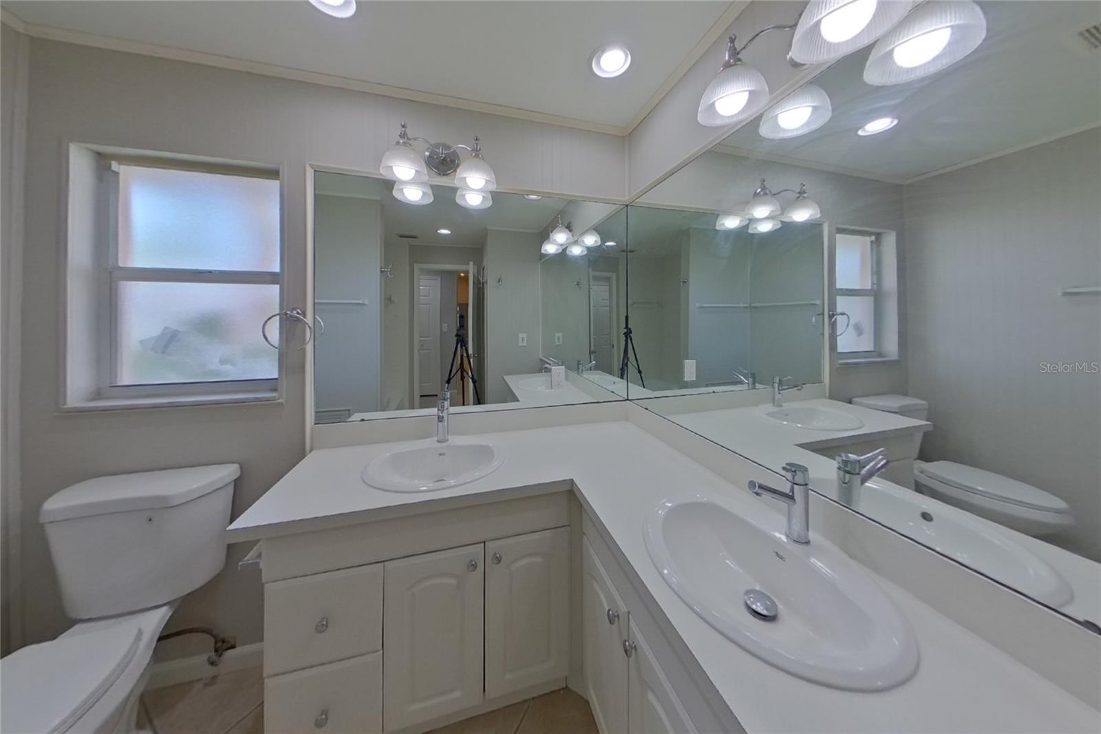 O6444780 Property Photo 17
