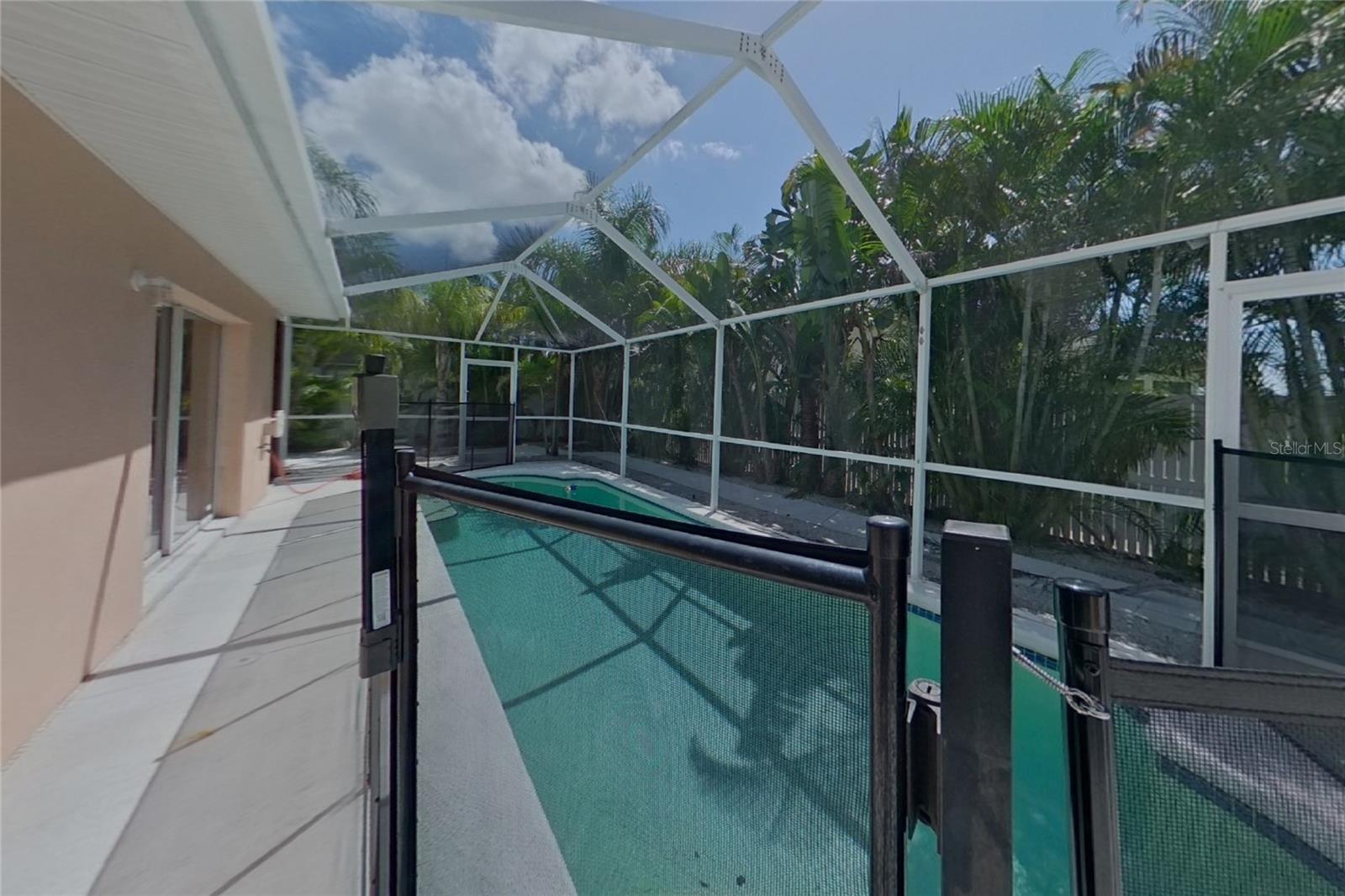 O6444780 Property Photo 21