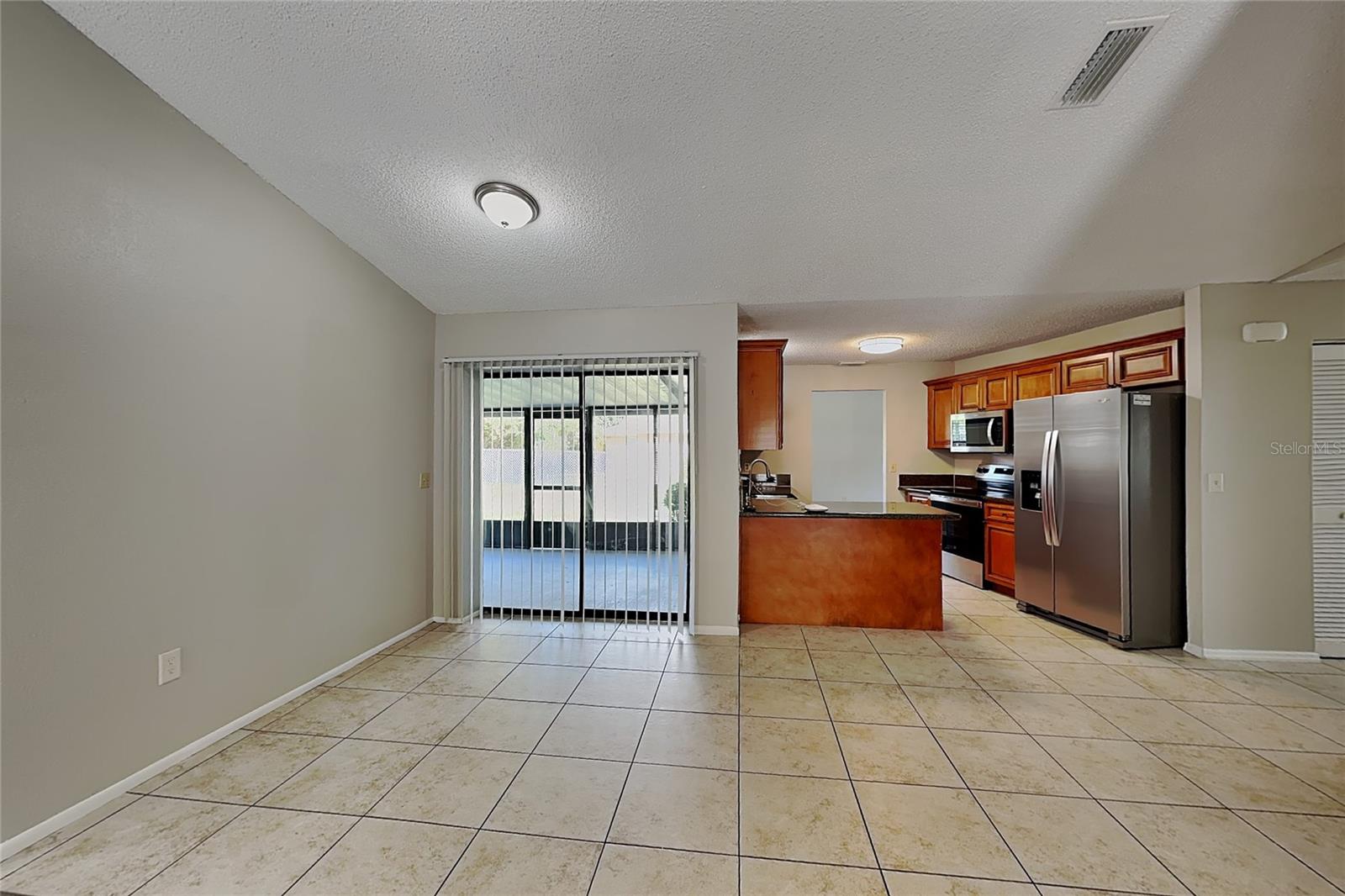 O6444787 Property Photo 5