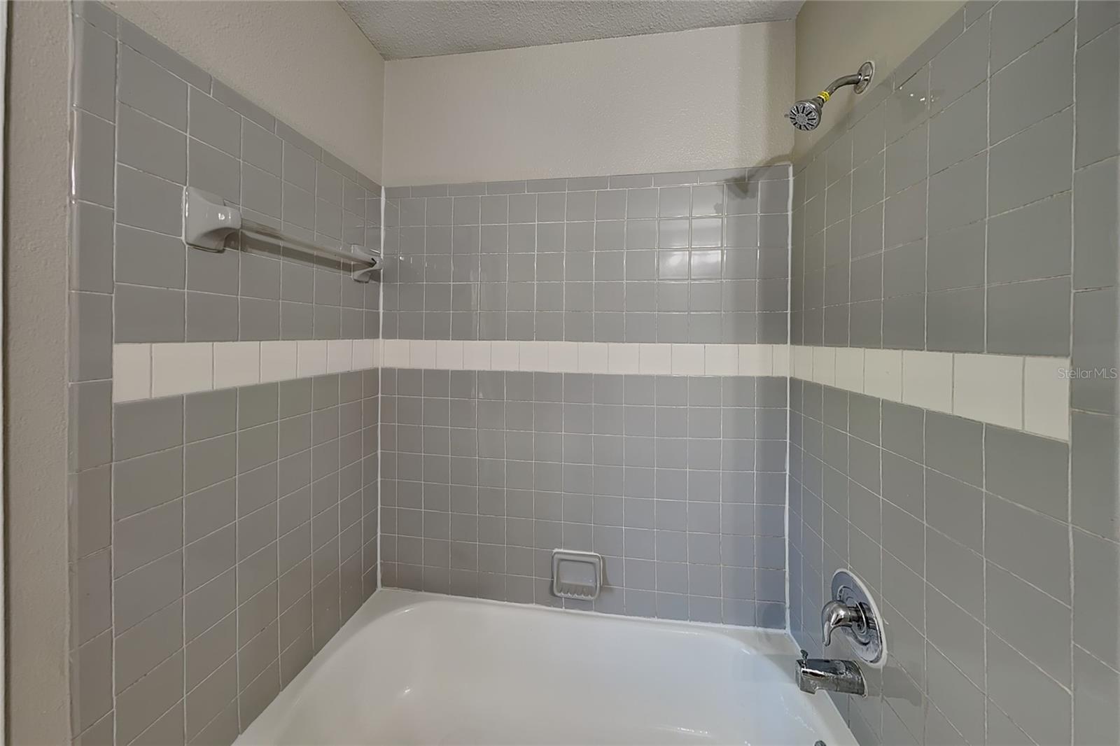 O6444787 Property Photo 15