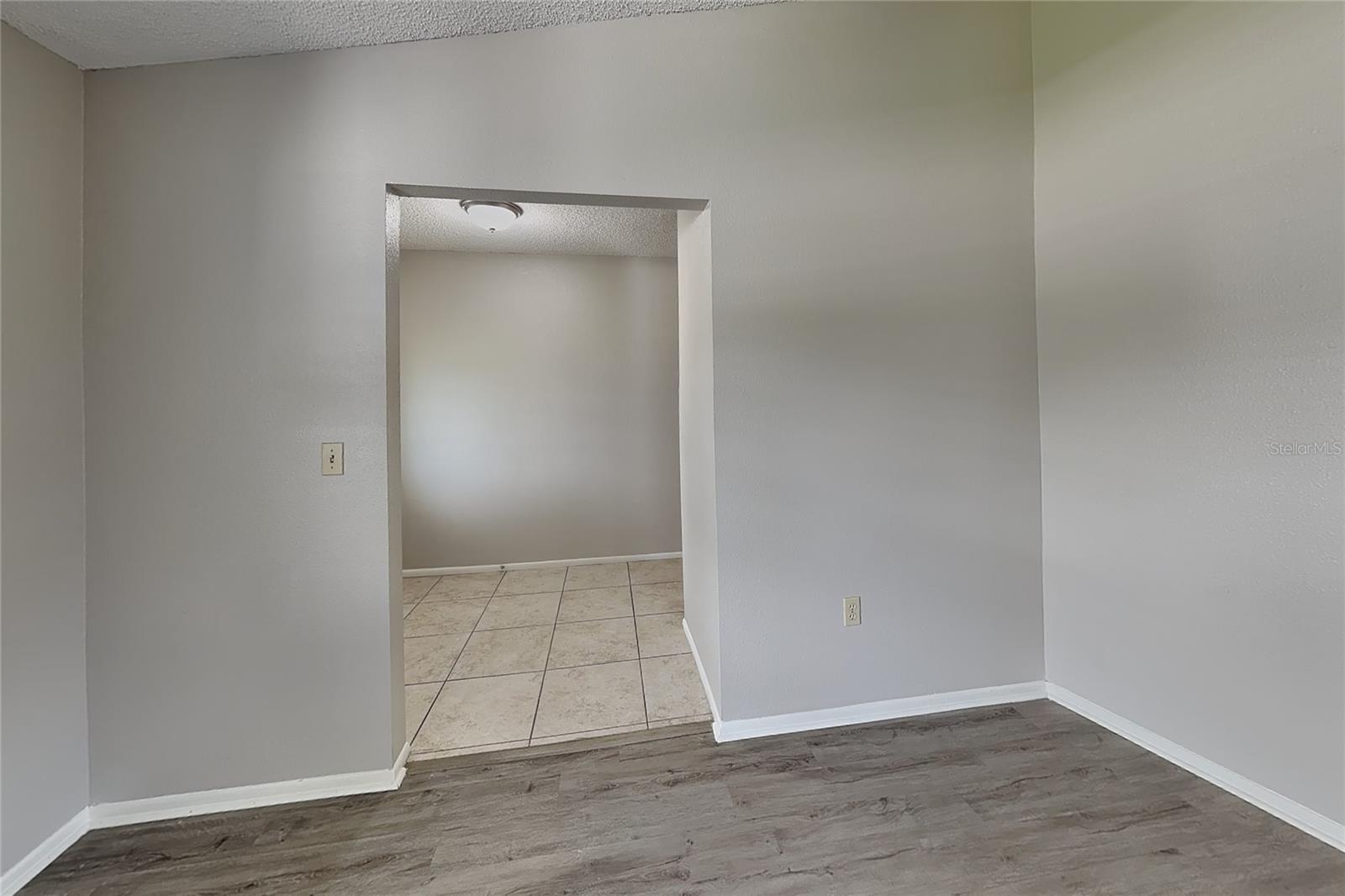 O6444787 Property Photo 17