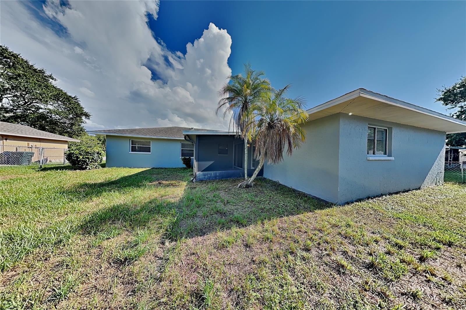 O6444787 Property Photo 18