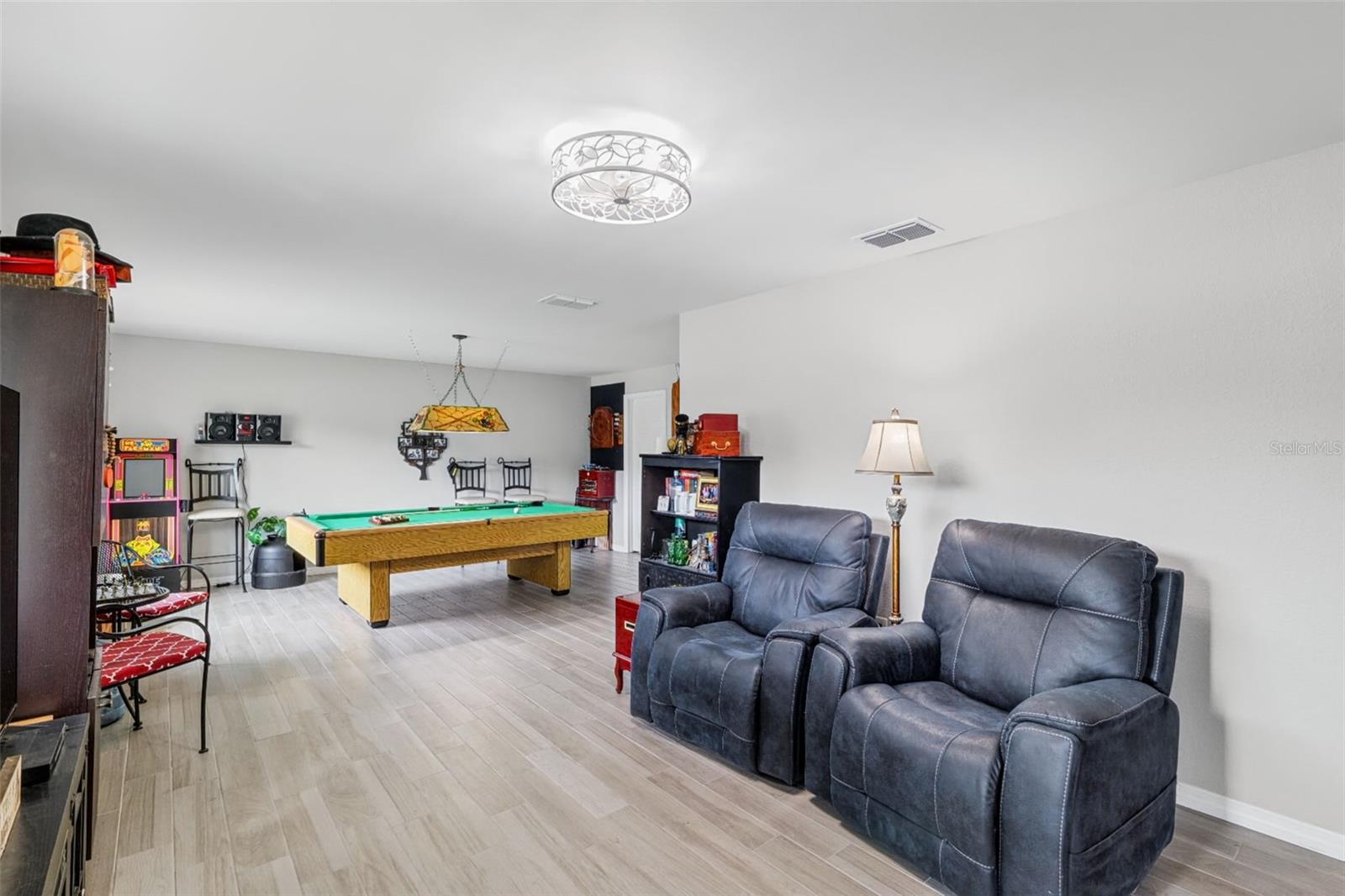 1107 Jerome Way Property Photo 3