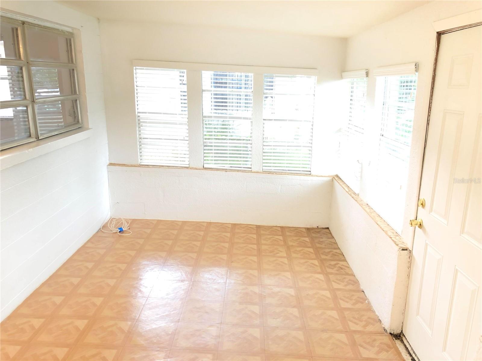 1218 Avenue L Property Photo 6