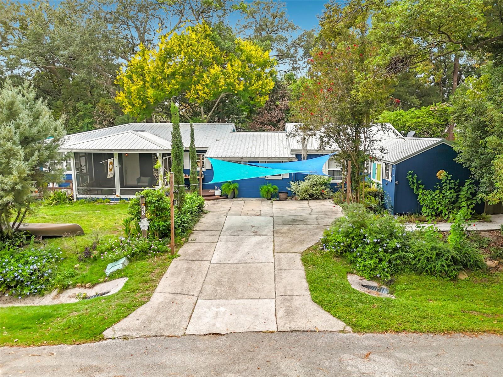 560 LIVE OAK AVE Property Photo 1