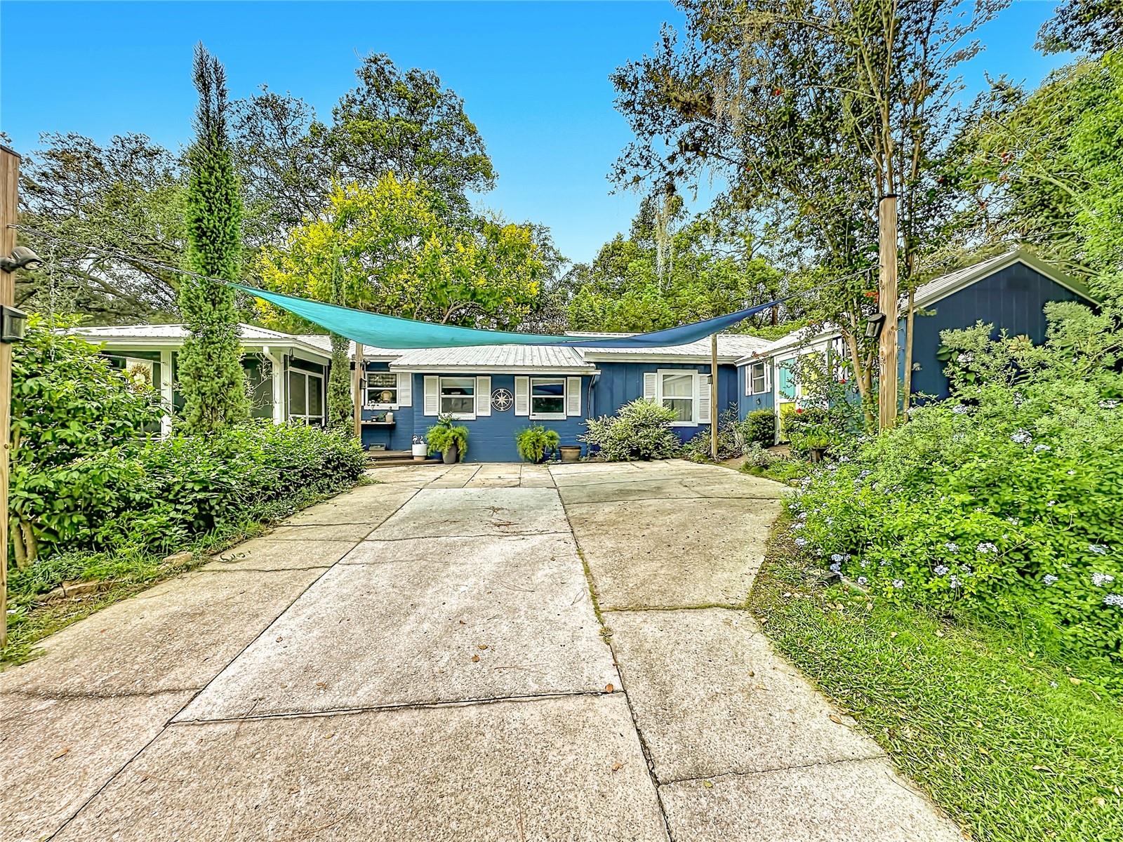 560 Live Oak Ave Property Photo 3
