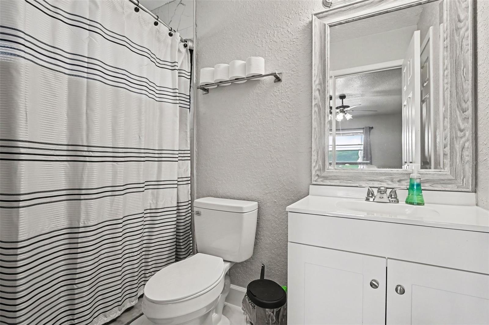 1643 Pendleton St Property Photo 21