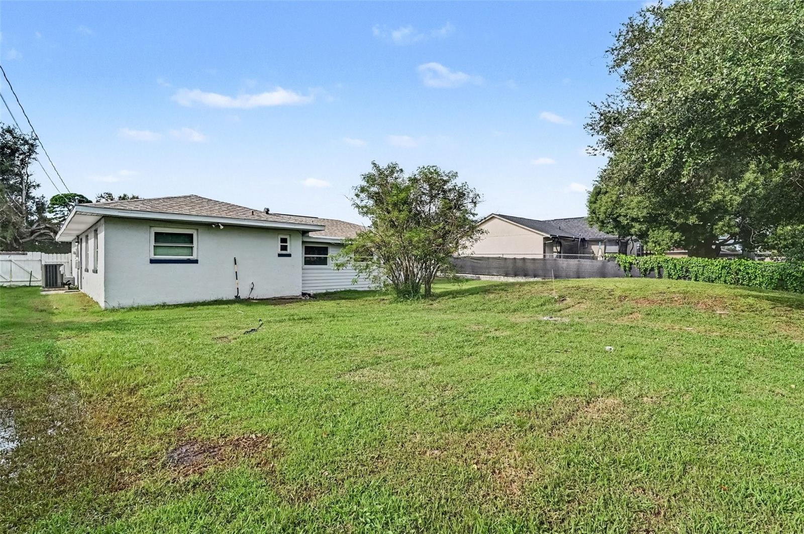 1643 Pendleton St Property Photo 26