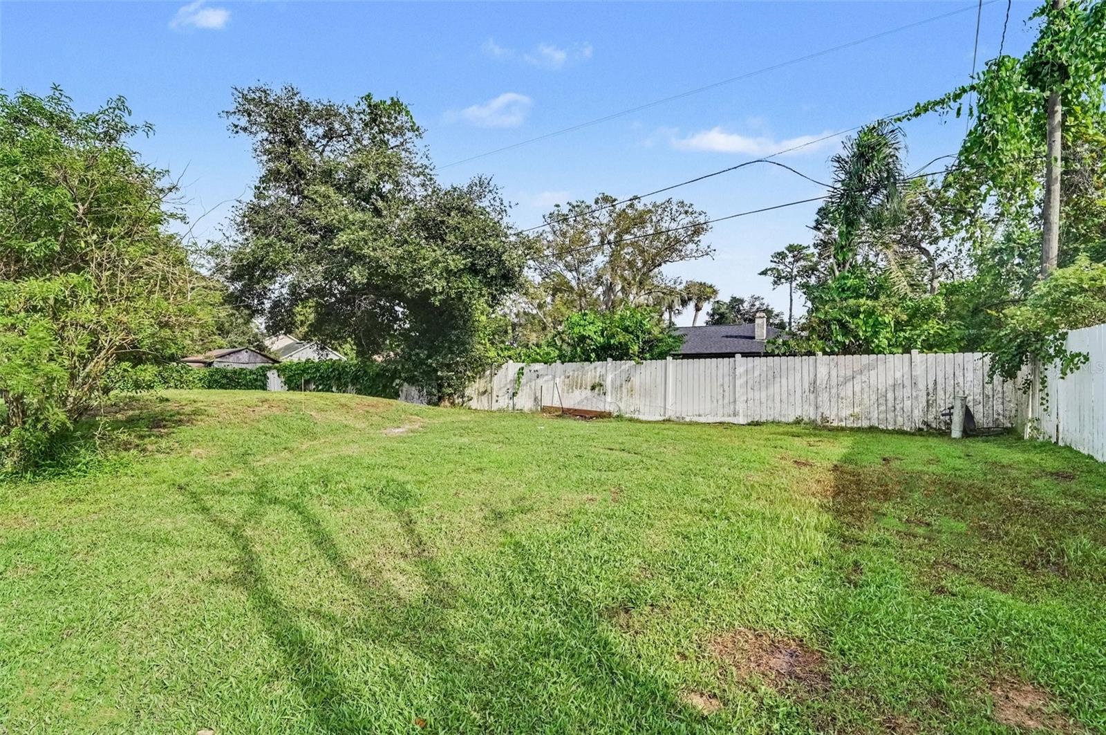 1643 Pendleton St Property Photo 30