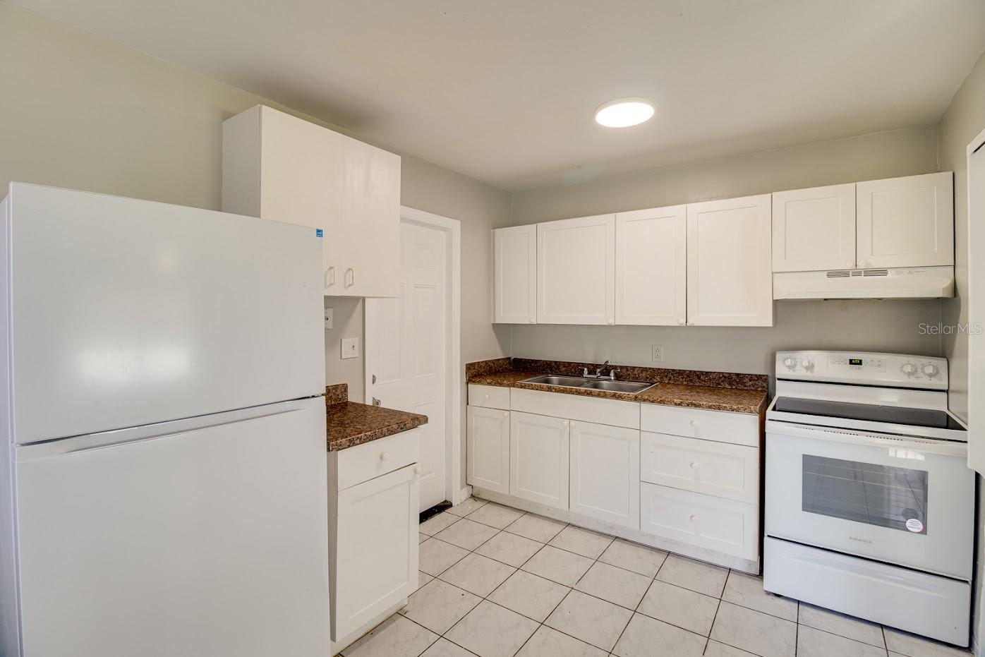 1327 W Point Dr #a Property Photo 6