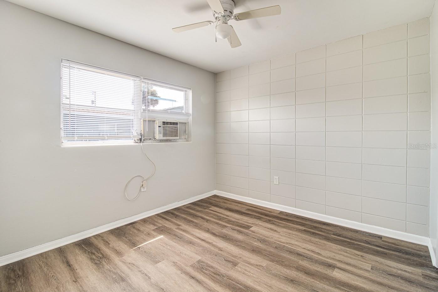 1327 W Point Dr #a Property Photo 9