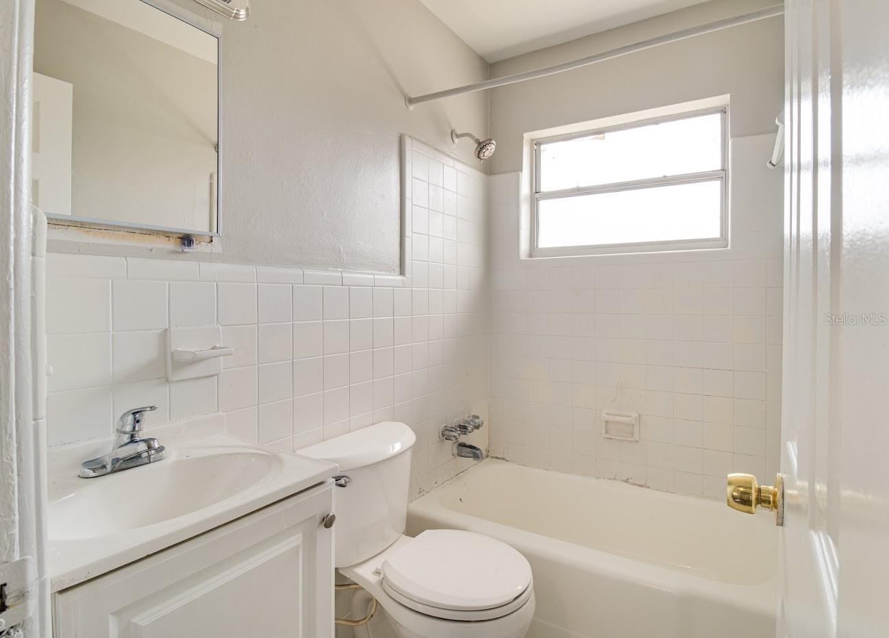 1327 W Point Dr #a Property Photo 10