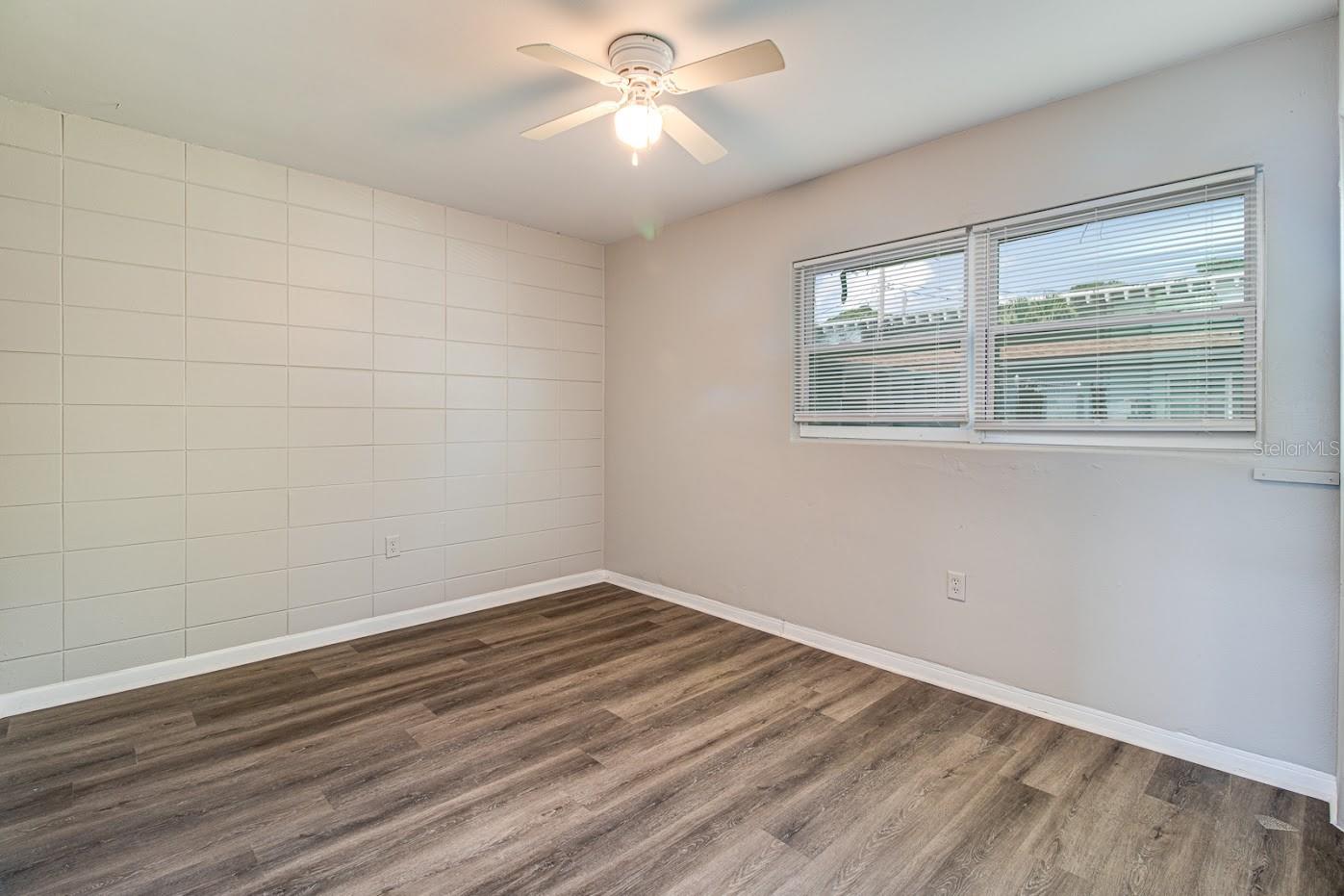 1327 W Point Dr #a Property Photo 12