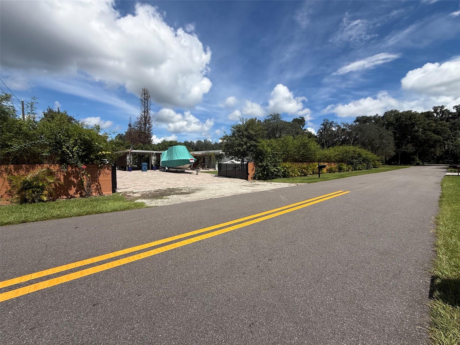 2207 Poinsettia Ln Property Photo 1