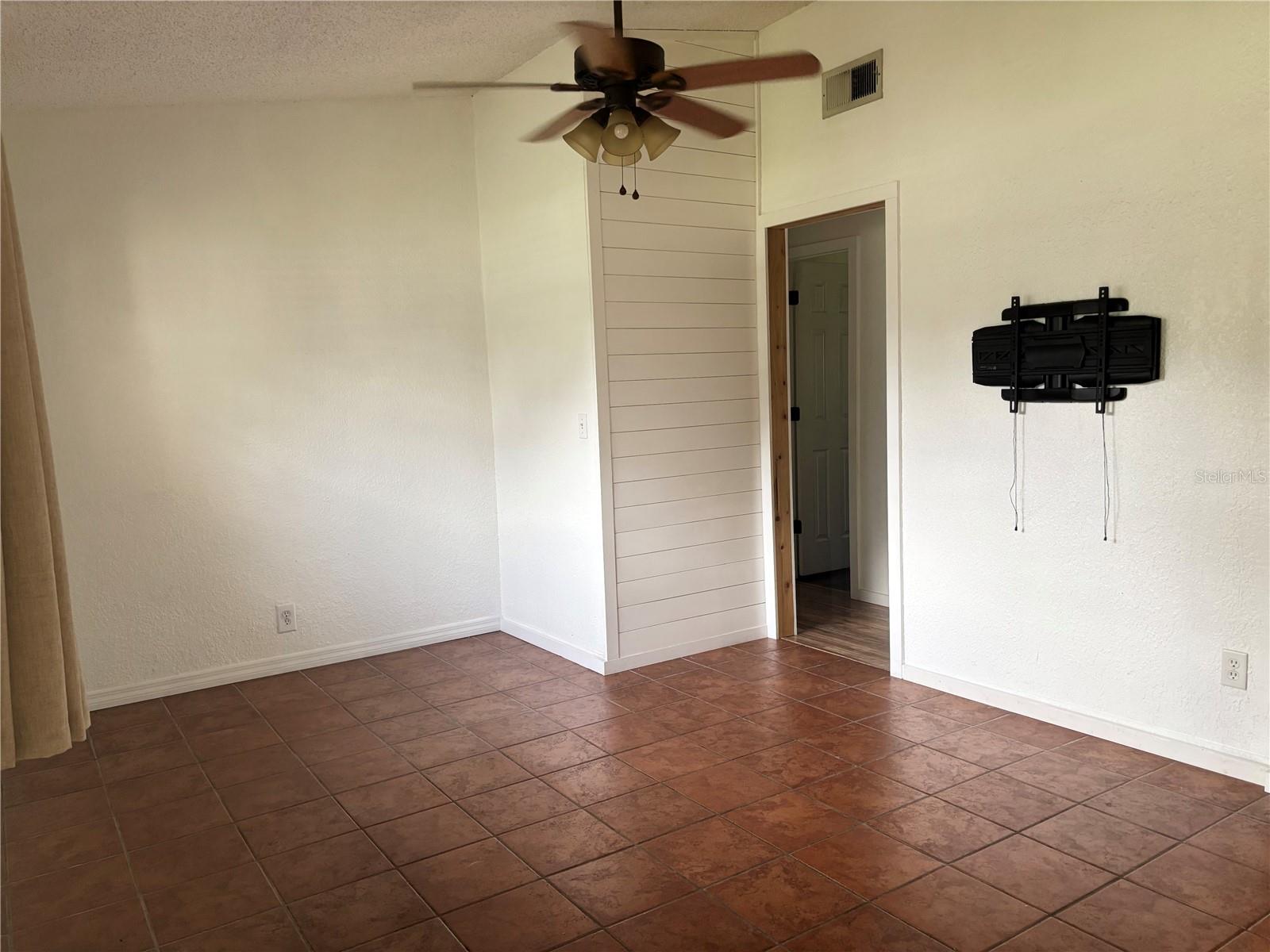 2404 Grandview Ave Property Photo 4