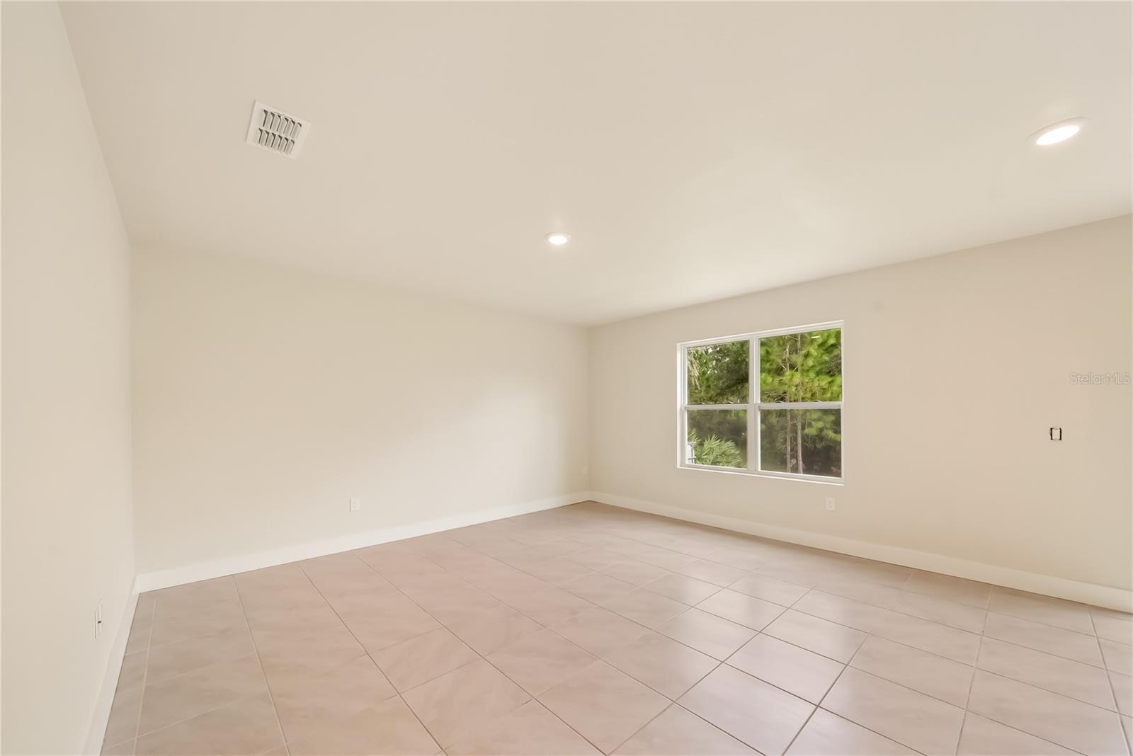 891 Hanford Dr Property Photo 13