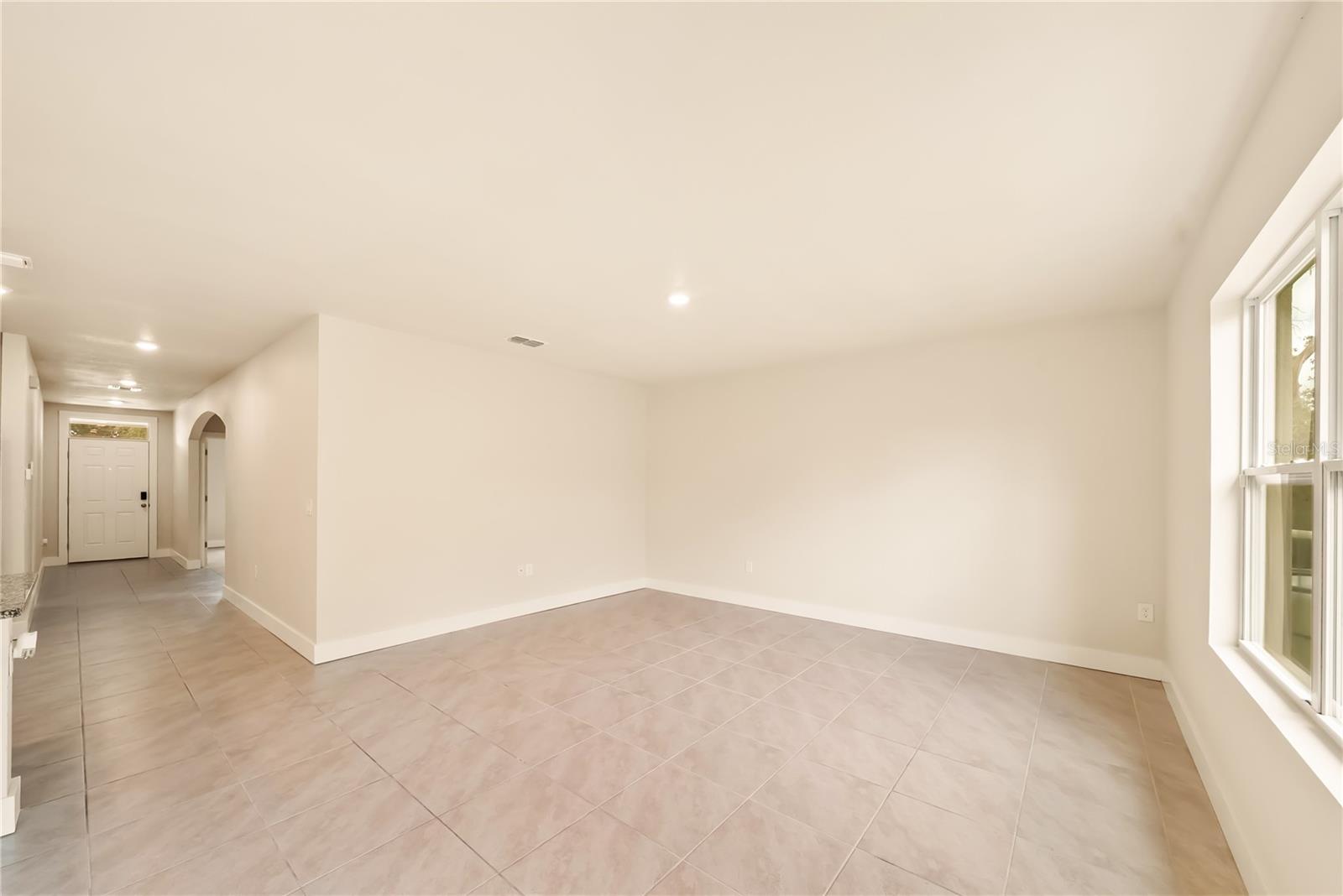 891 Hanford Dr Property Photo 14