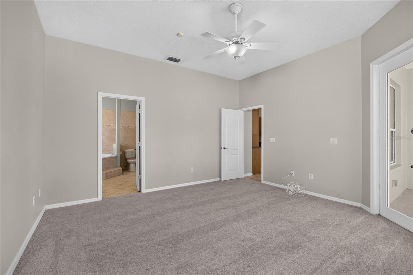 3677 Whisperwood Cir Property Photo 16