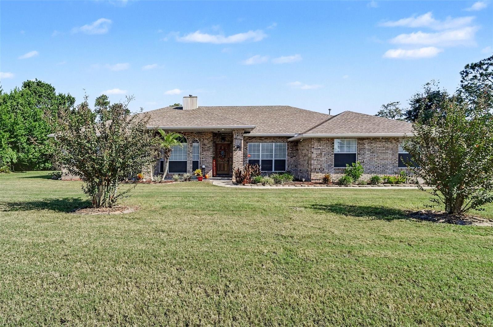 2090 Lakebreeze Way Property Photo 1