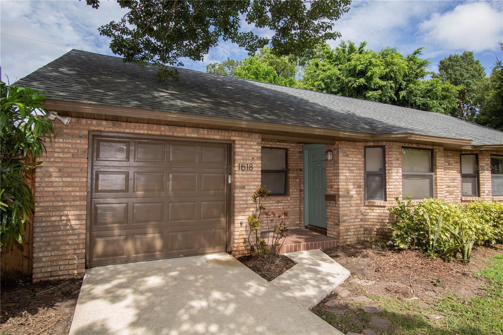 1618 Asher Ln Property Photo 2