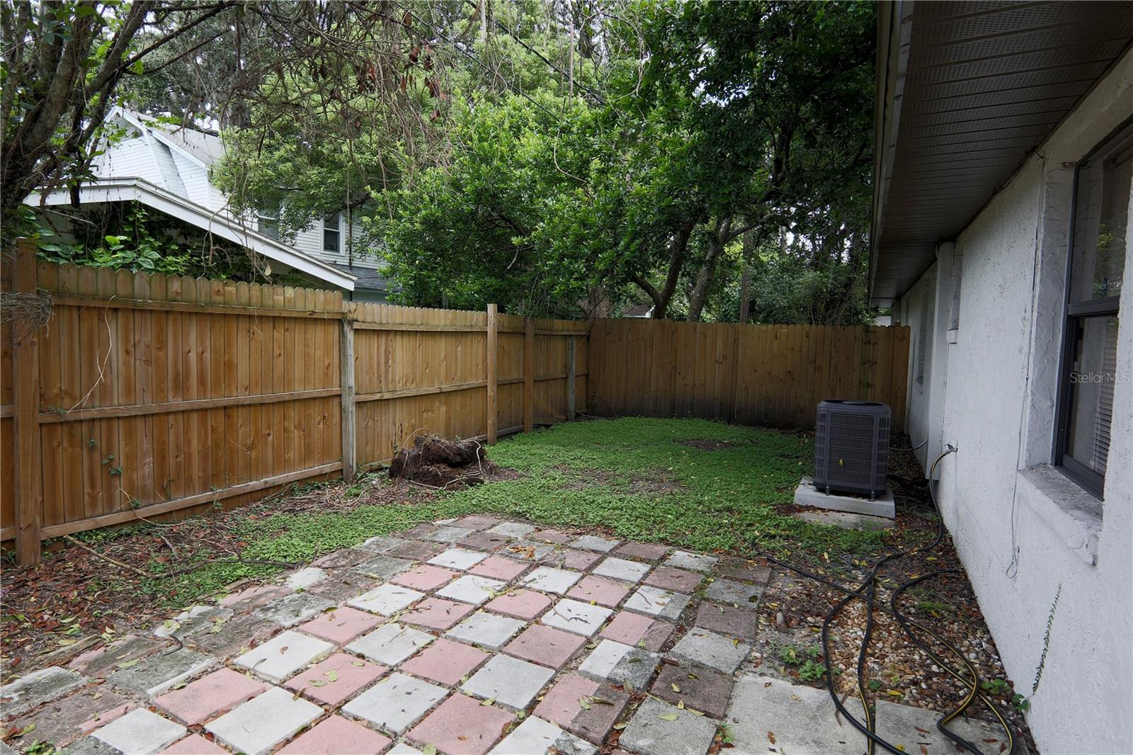 1618 Asher Ln Property Photo 17