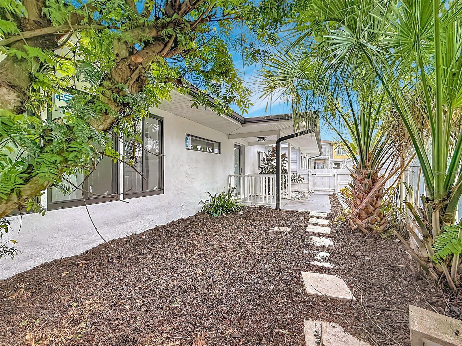 2472 Trade Winds Dr Property Photo 10