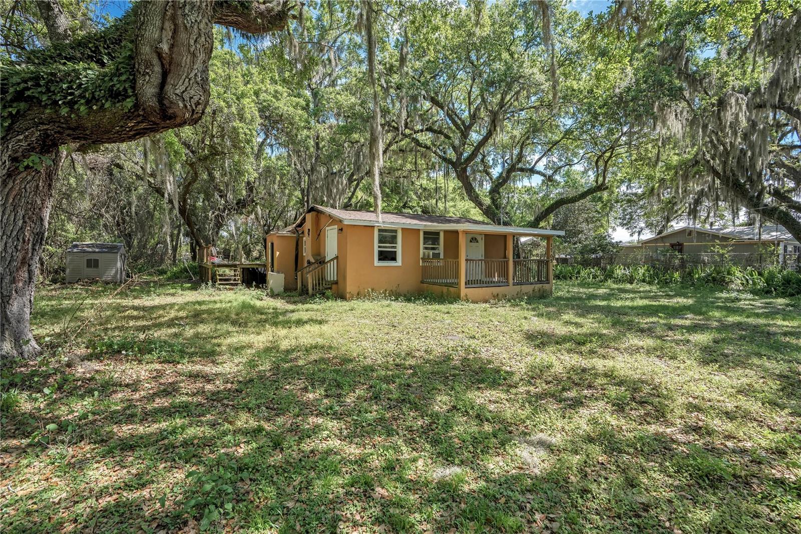 1705 Evergreen St Property Photo 1