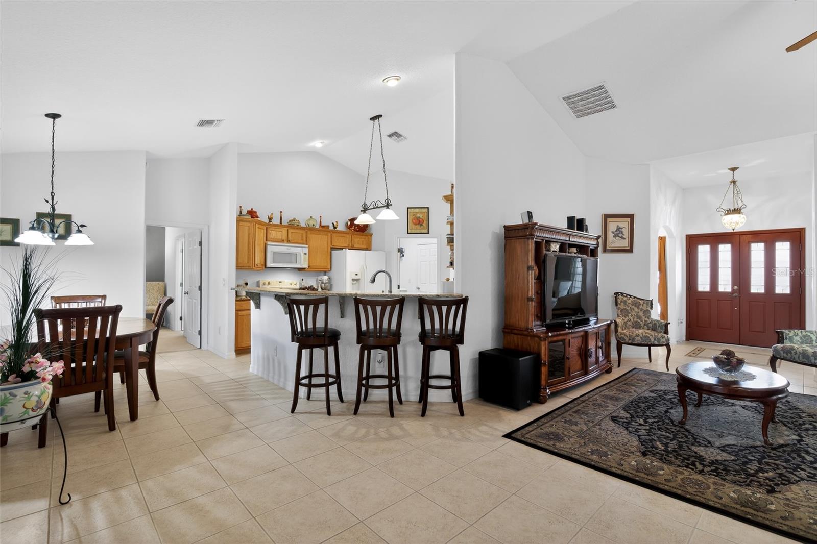 208 Marion Oaks Trl Property Photo 5