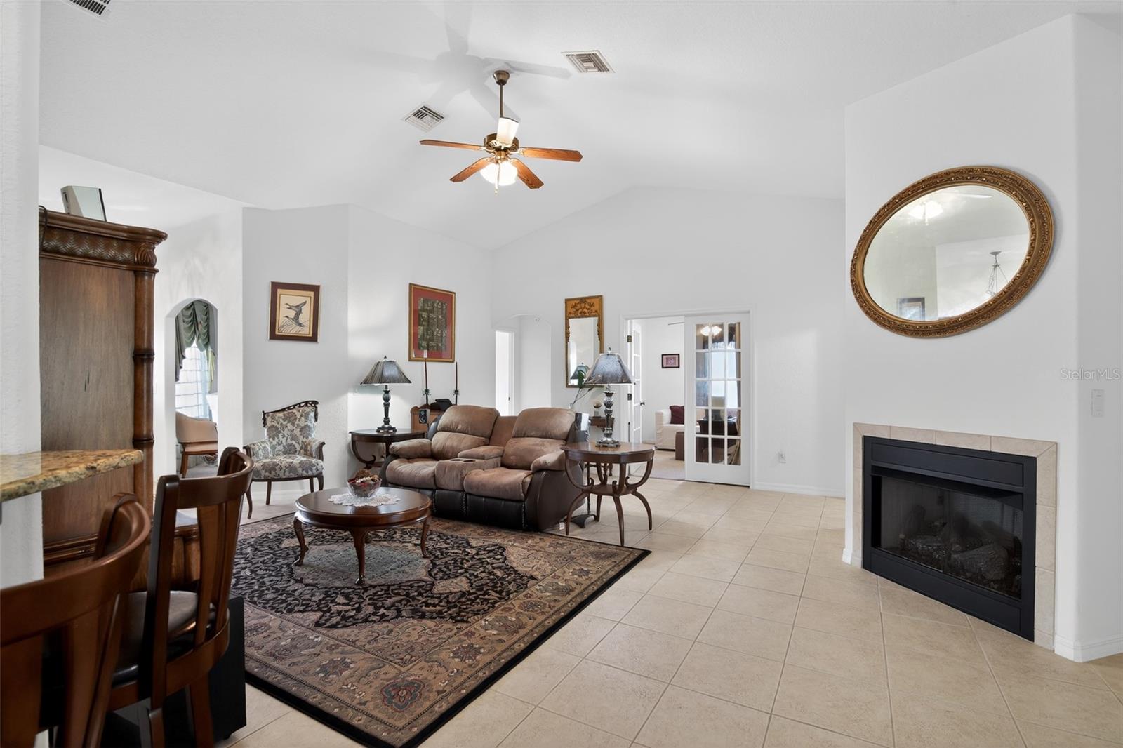 208 Marion Oaks Trl Property Photo 7
