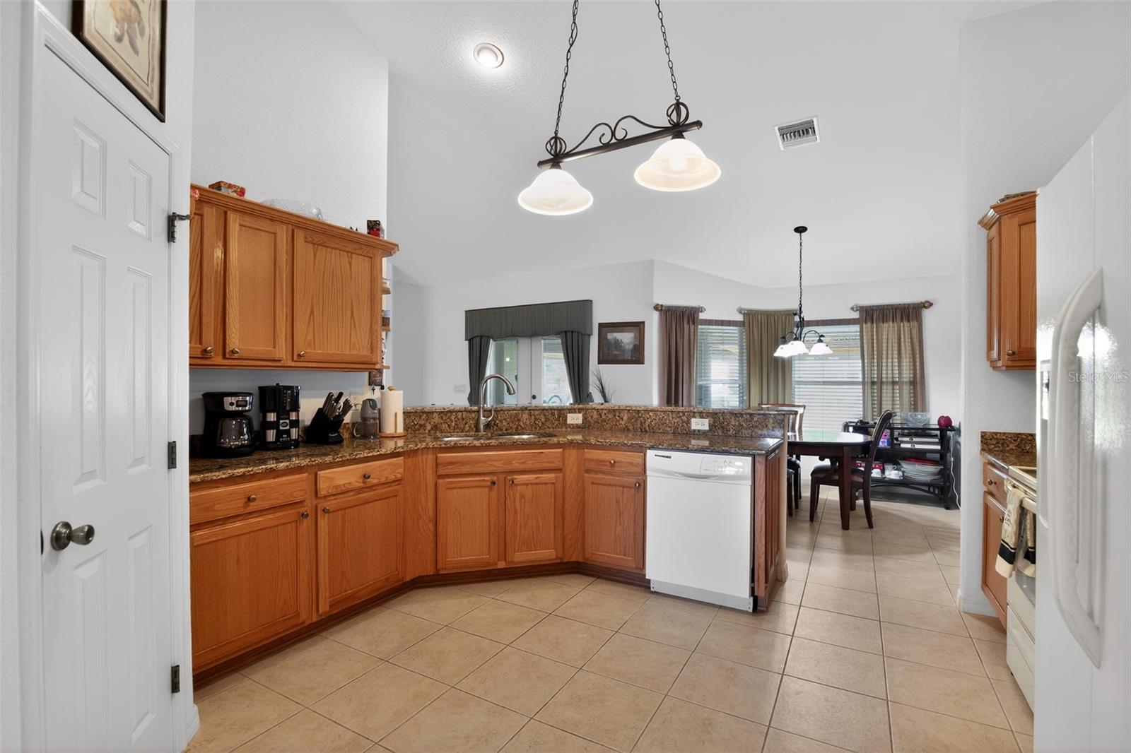 208 Marion Oaks Trl Property Photo 13