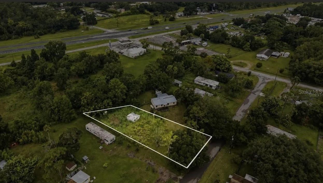 18052 2nd Ave Property Photo 1