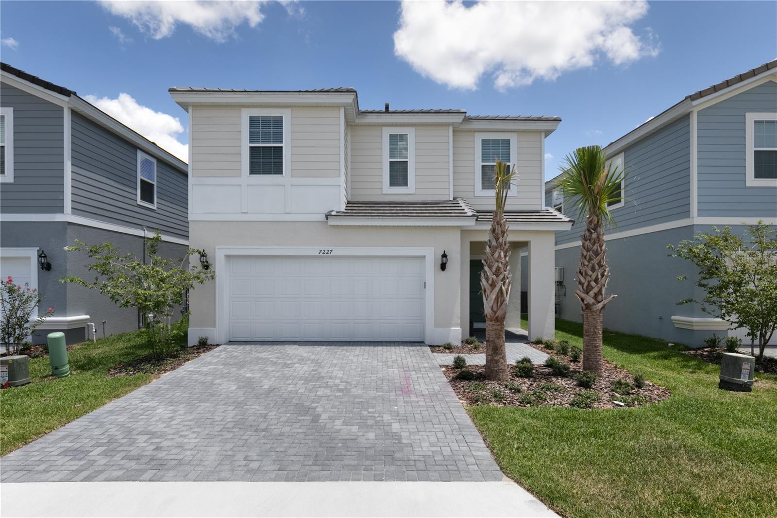7227 OAKMOSS LOOP Property Photo 1