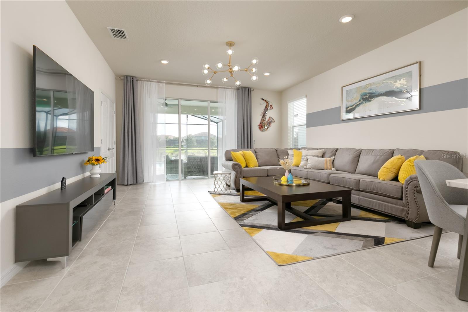 7227 Oakmoss Loop Property Photo 3
