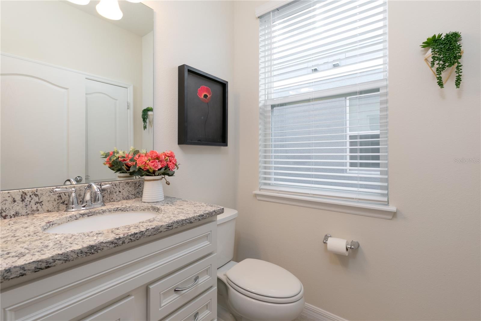 7227 Oakmoss Loop Property Photo 9