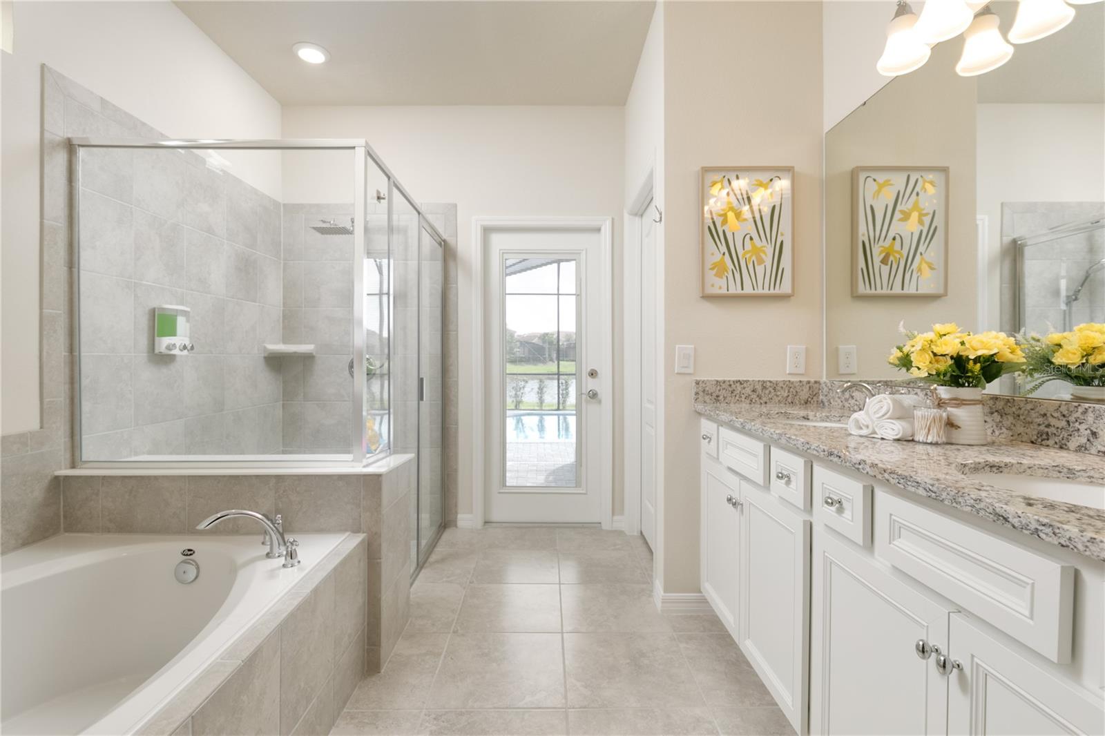 7227 Oakmoss Loop Property Photo 12