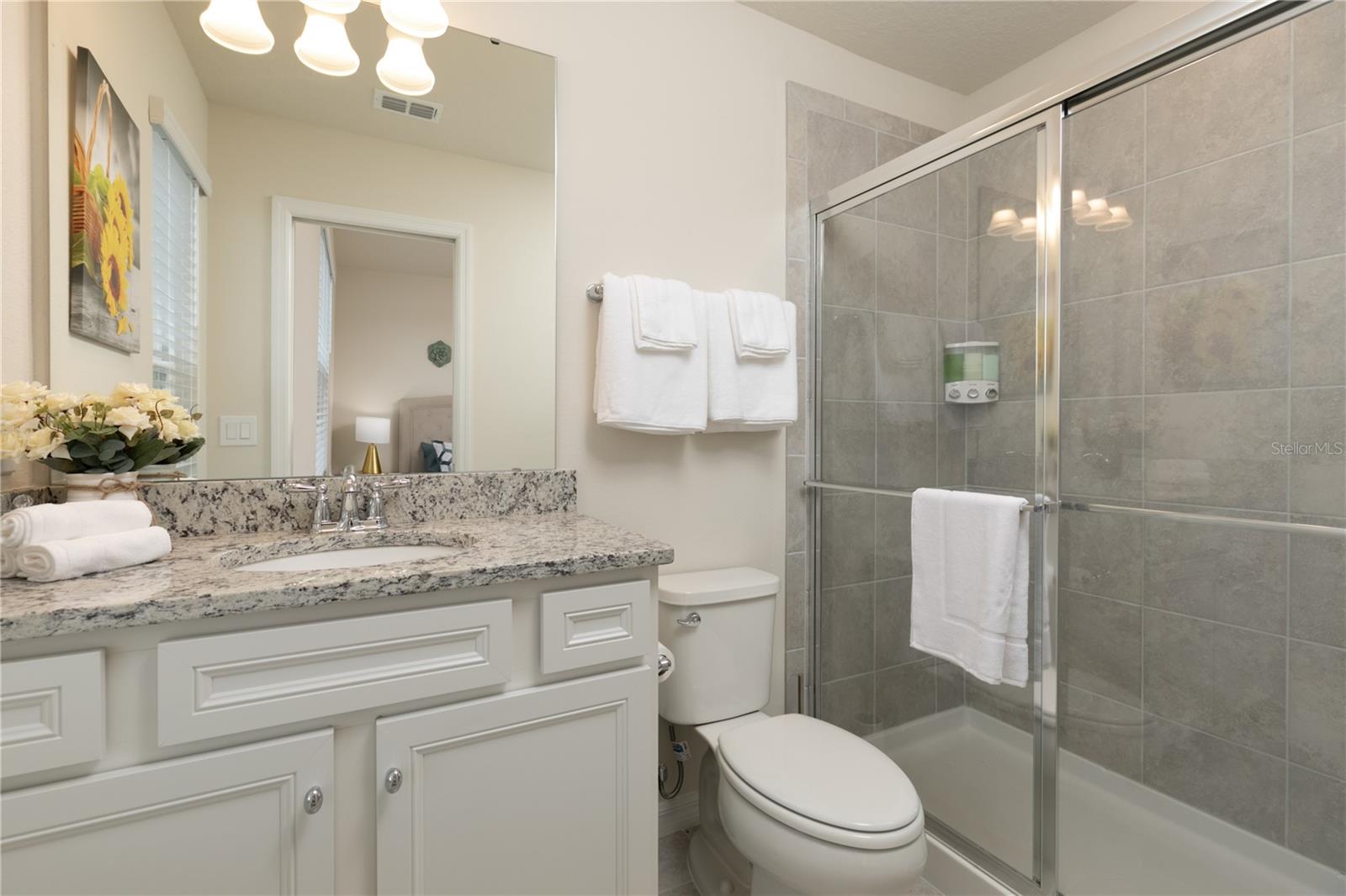 7227 Oakmoss Loop Property Photo 17