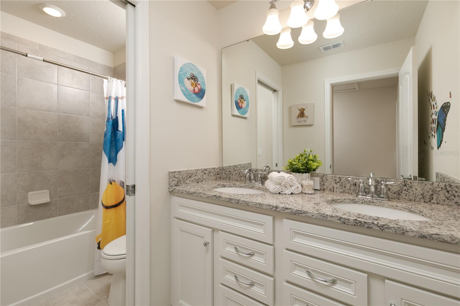 7227 Oakmoss Loop Property Photo 24