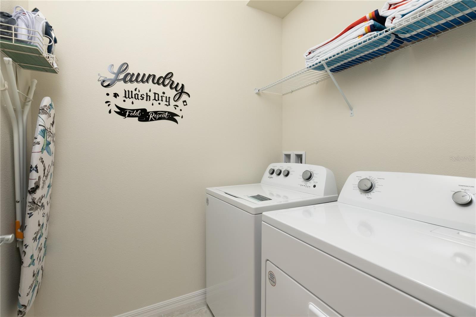 7227 Oakmoss Loop Property Photo 29