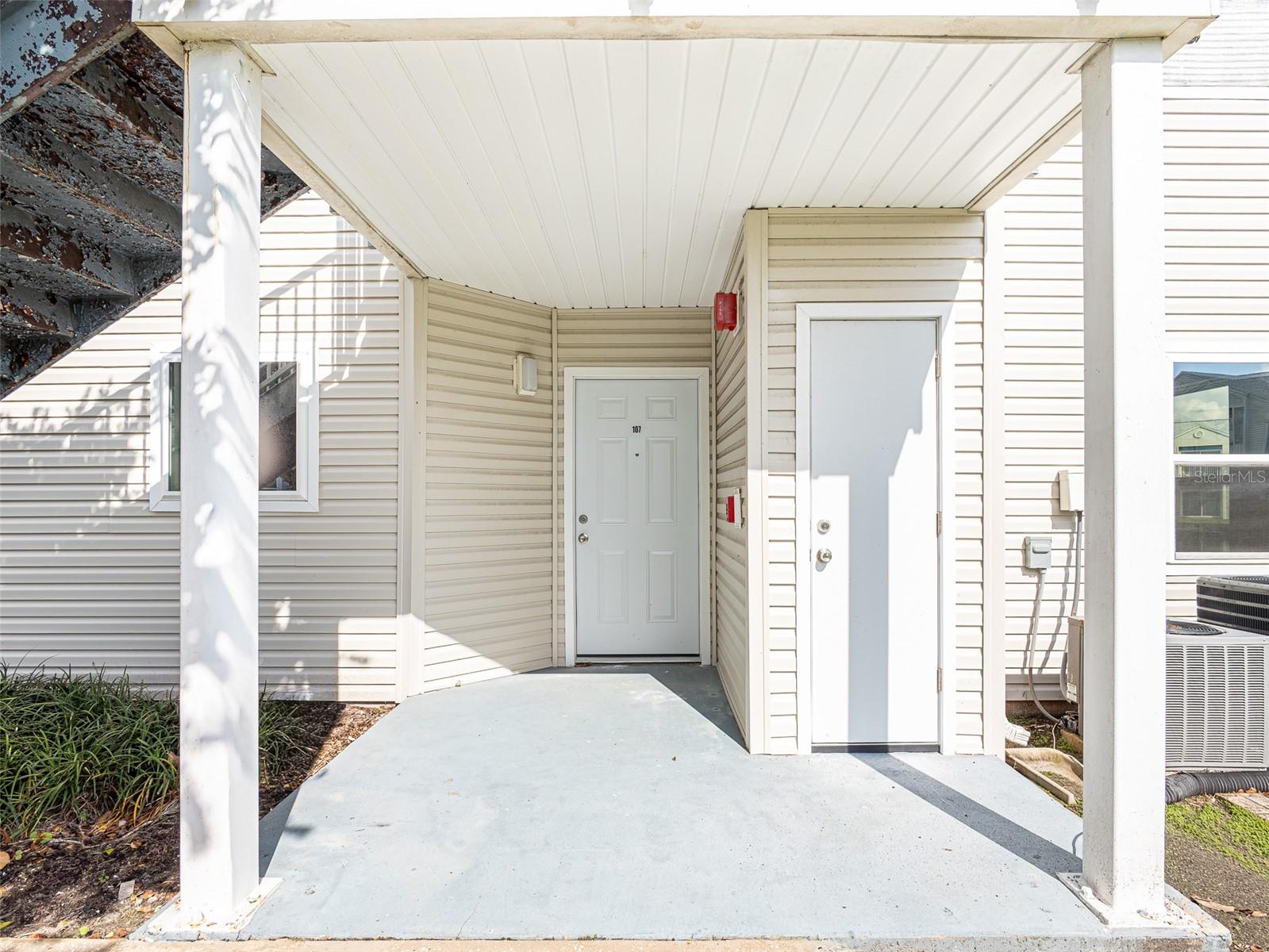 2512 Woodgate Blvd #107 Property Photo 2
