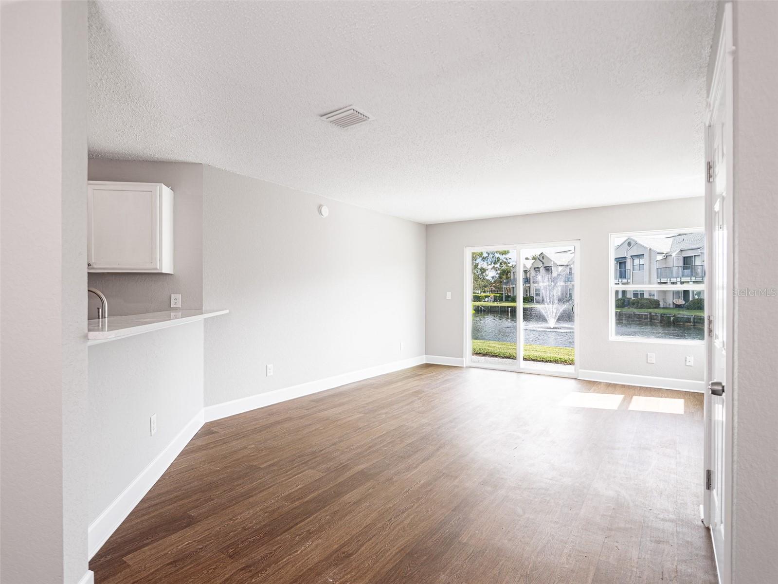 2512 Woodgate Blvd #107 Property Photo 3