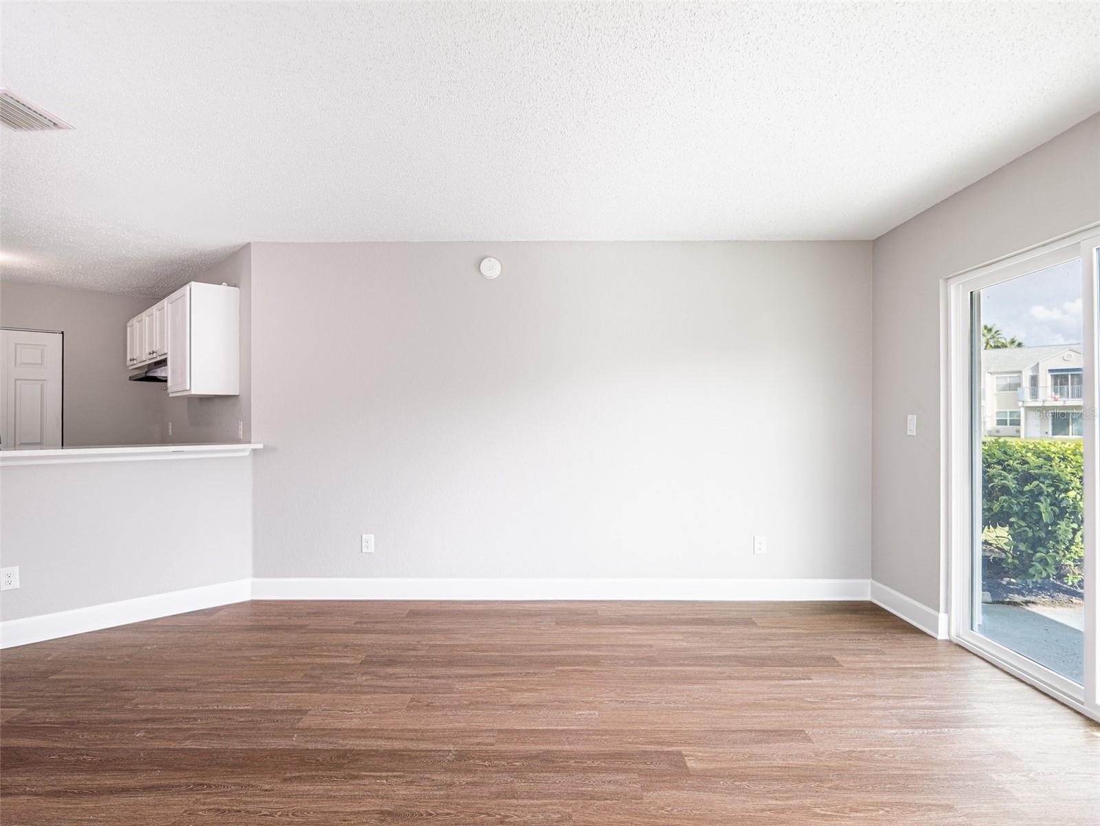 2512 Woodgate Blvd #107 Property Photo 9