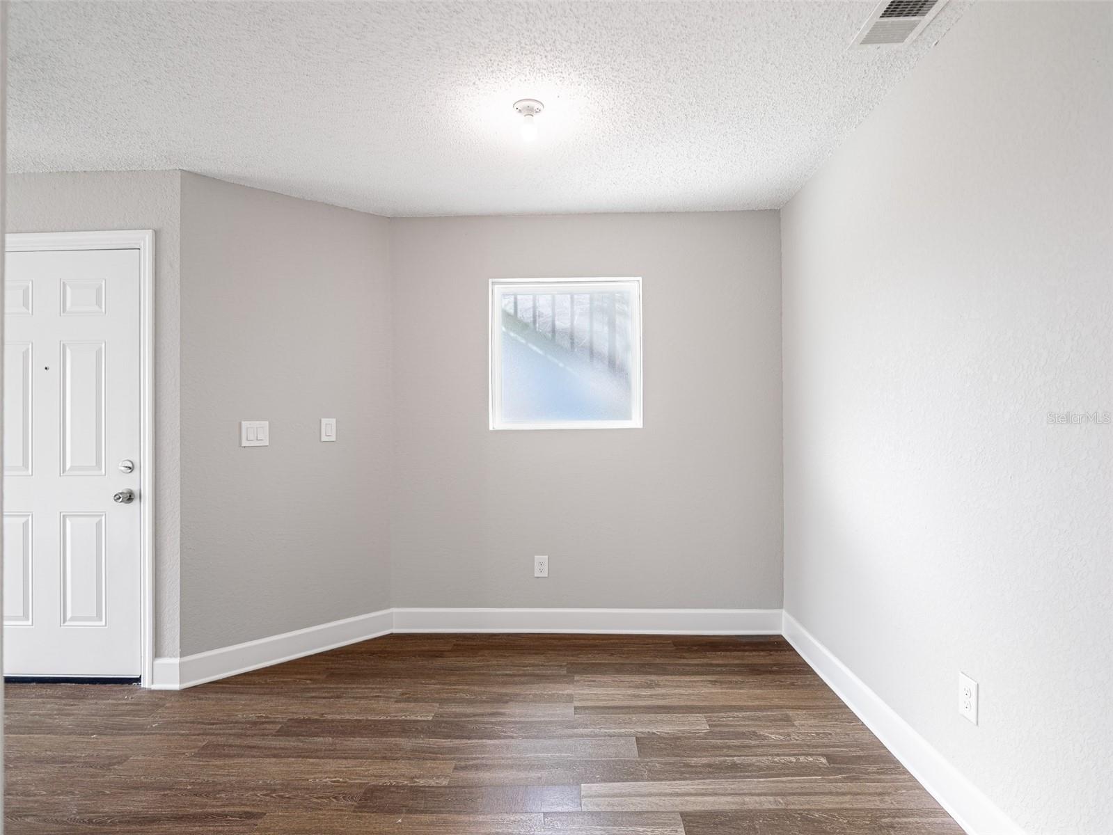 2512 Woodgate Blvd #107 Property Photo 11