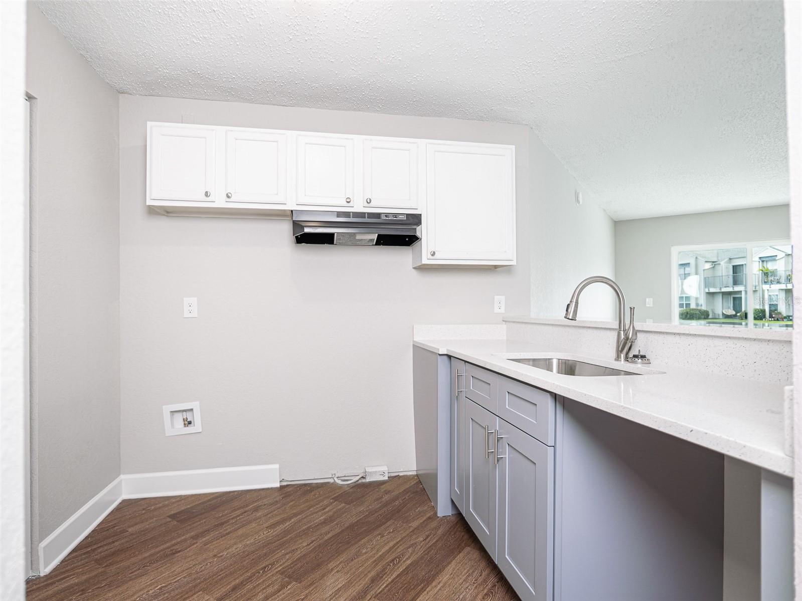 2512 Woodgate Blvd #107 Property Photo 13