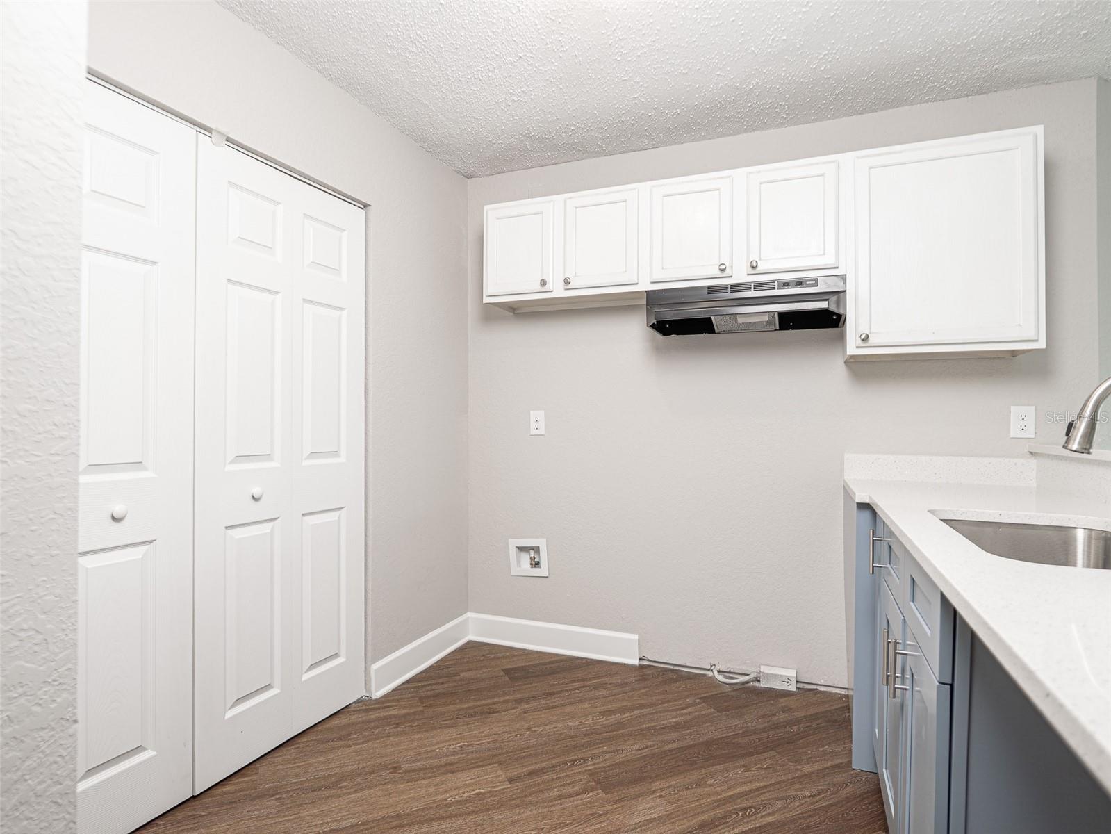 2512 Woodgate Blvd #107 Property Photo 14