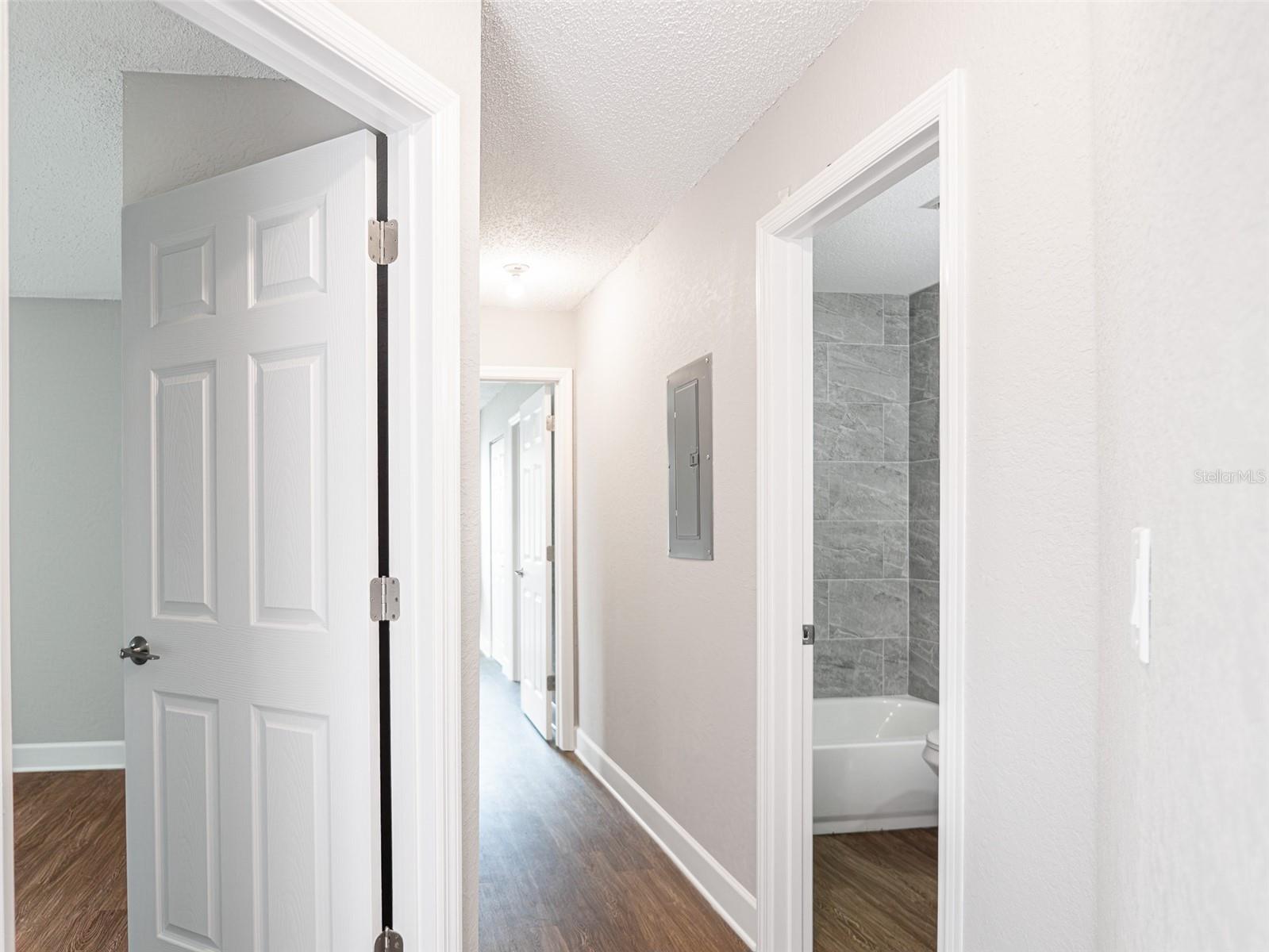 2512 Woodgate Blvd #107 Property Photo 16