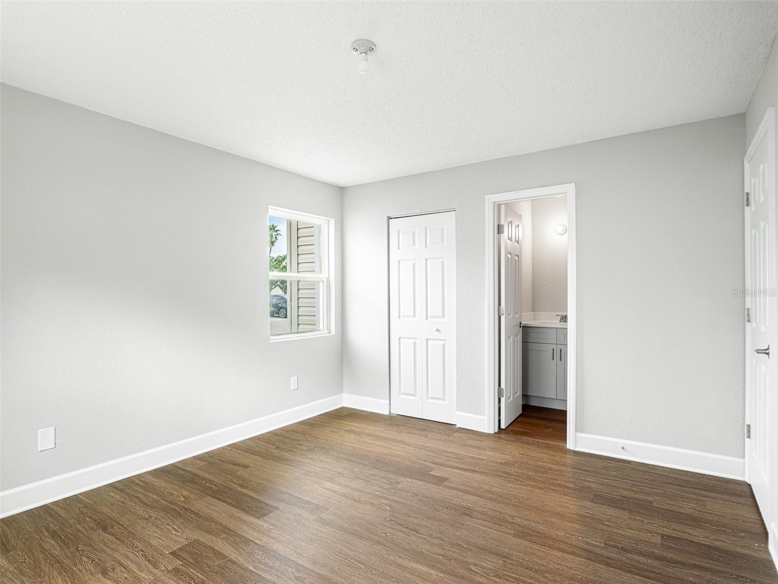 2512 Woodgate Blvd #107 Property Photo 20