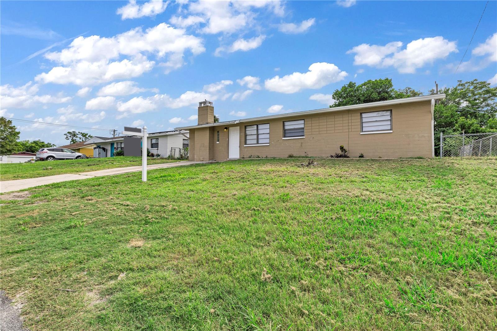 1031 Cadillac Dr Property Photo 2
