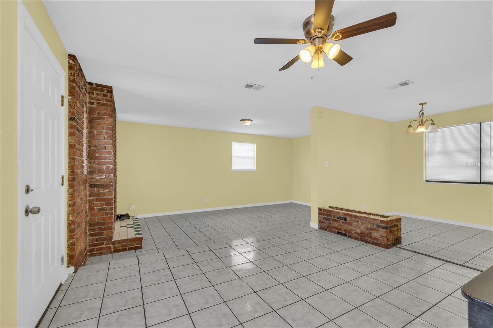 1031 Cadillac Dr Property Photo 5